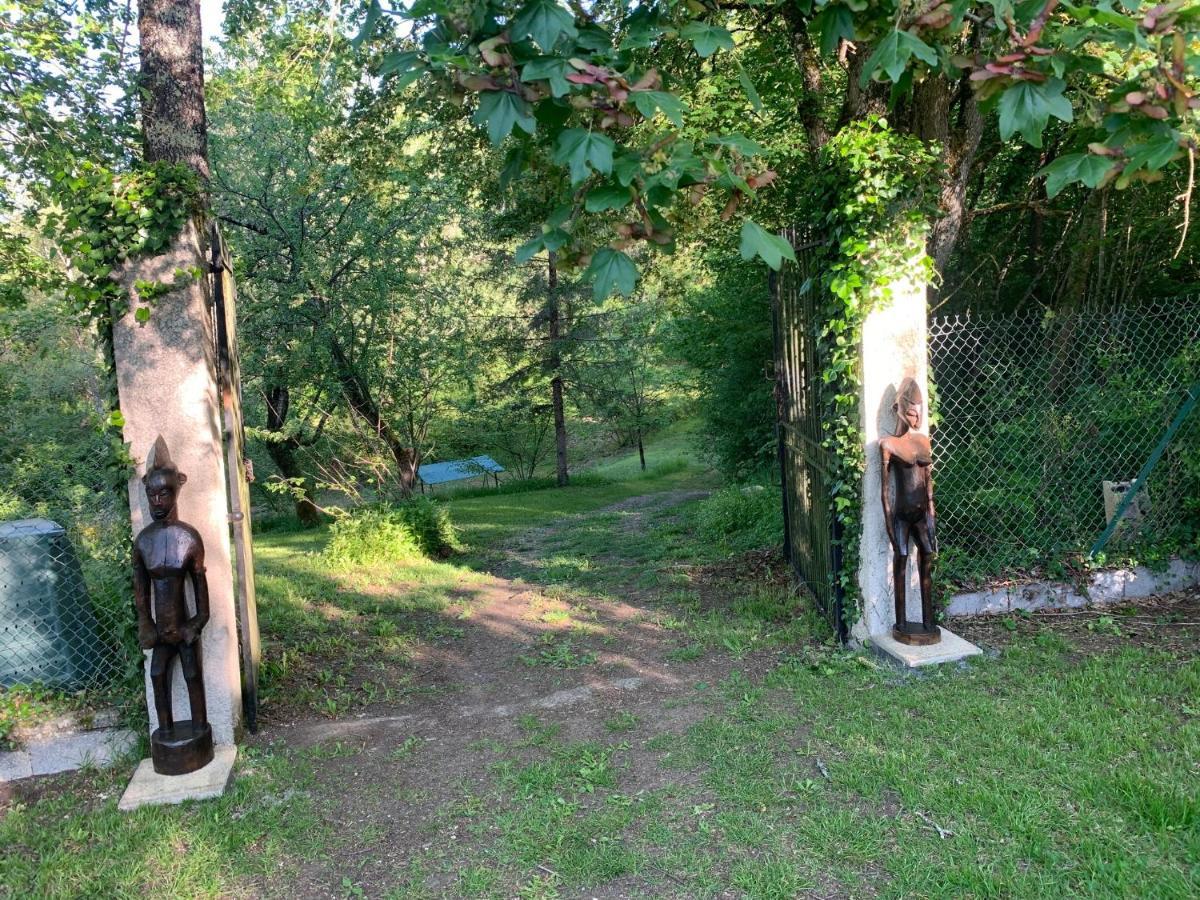 Chambre D'Hotes Naturiste Le Jardin Des Hirondelles Blanzaguet-Saint-Cybard Exteriör bild