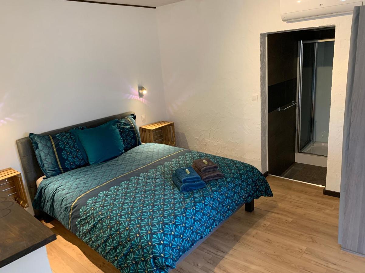 Chambre D'Hotes Naturiste Le Jardin Des Hirondelles Blanzaguet-Saint-Cybard Exteriör bild