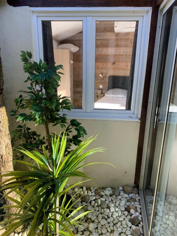 Chambre D'Hotes Naturiste Le Jardin Des Hirondelles Blanzaguet-Saint-Cybard Exteriör bild