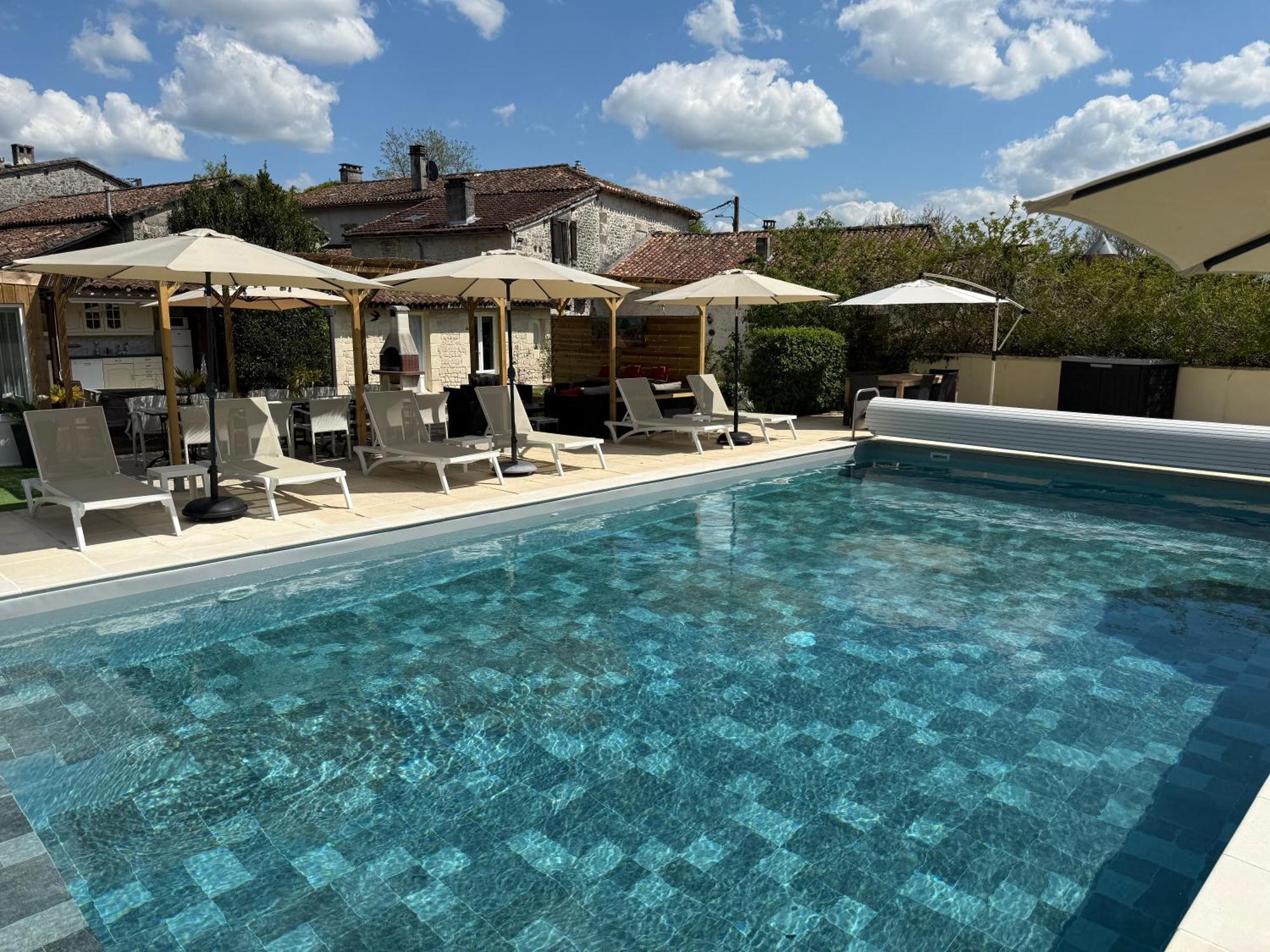Chambre D'Hotes Naturiste Le Jardin Des Hirondelles Blanzaguet-Saint-Cybard Exteriör bild