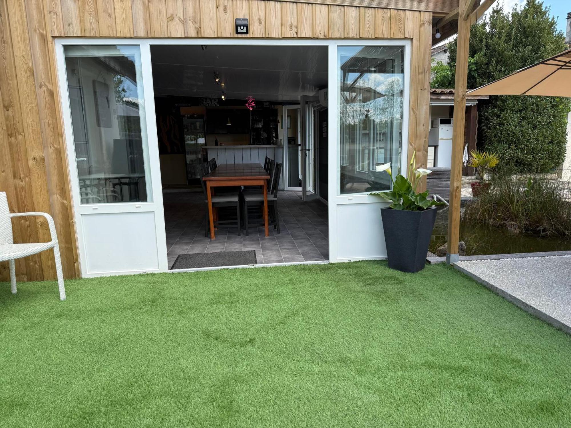 Chambre D'Hotes Naturiste Le Jardin Des Hirondelles Blanzaguet-Saint-Cybard Exteriör bild